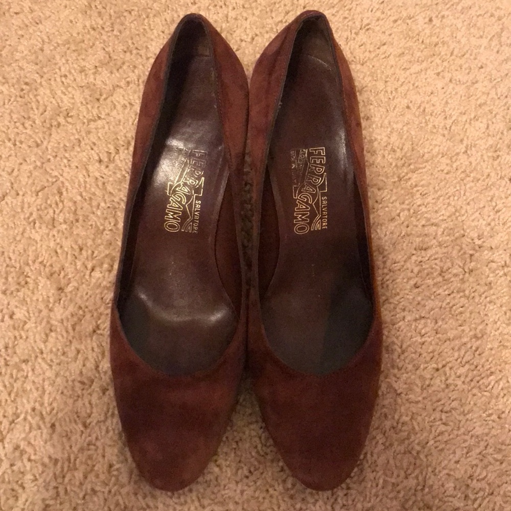 Salvatore Ferragamo Chocolate Brown Suede pumps